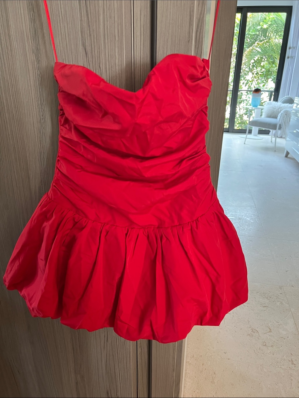 NWT REVOLVE Australia SHOWPO Seraphina strapless red bubble hem mini dress US 4 - Picture 3 of 11